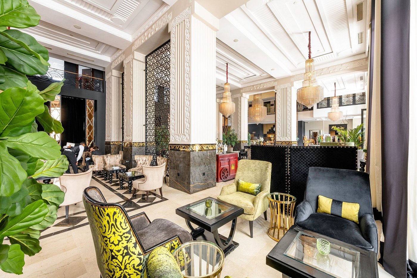 L’Hôtel Casablanca Example